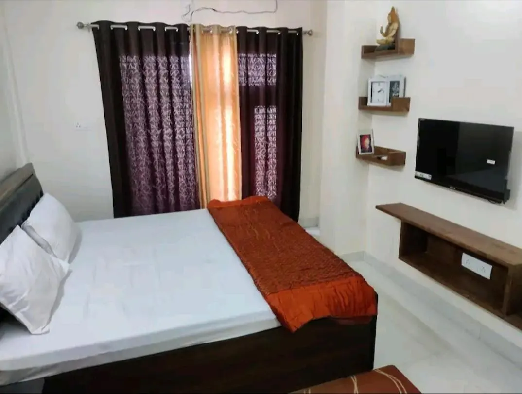 Raj Homestay- Comfortable Family Stay Varanasi